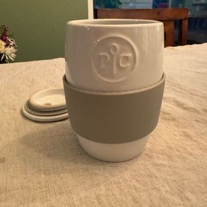 Pampered Chef Ceramic Egg Cook with insulated on the go bag